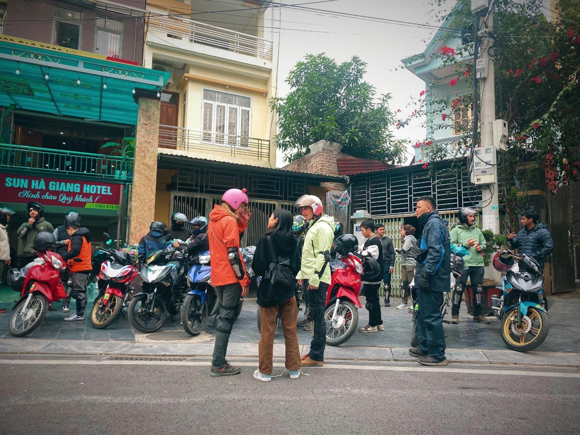 Sun Ha Giang Hotel-Tours-Motorbike Rental Esterno foto